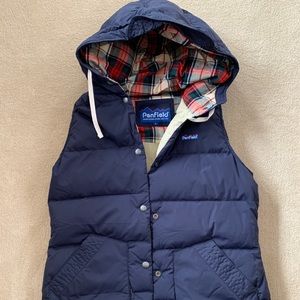 Penfield down hooded quilt vest - size L but fits size 4-6. Mint condition.